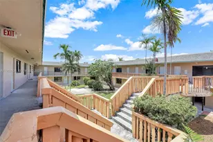 13210 Memorial Hwy, North Miami, FL 33161 - Photo 27