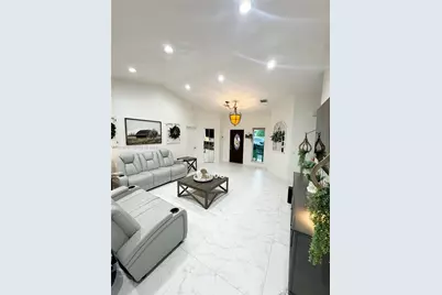 15500 Carriage Ct, Davie, FL 33331 - Photo 3
