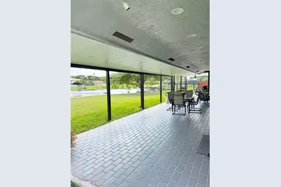 15500 Carriage Ct, Davie, FL 33331 - Photo 19