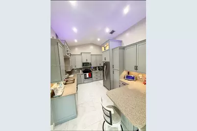 15500 Carriage Ct, Davie, FL 33331 - Photo 7