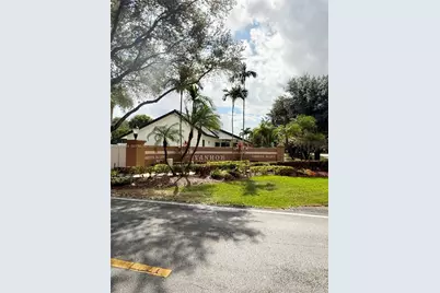 15500 Carriage Ct, Davie, FL 33331 - Photo 25