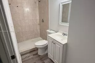 812 NW 26th Ave, Miami, FL 33125 - Photo 7