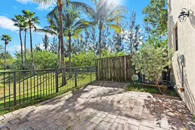 8615 NW 98th Ave, Doral, FL 33178 - Photo 23