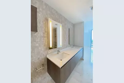88 SW 7th St #3906, Miami, FL 33130 - Photo 13