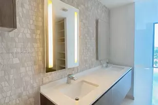 88 SW 7th St, Miami, FL 33130 - Photo 13