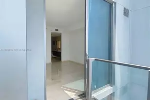 88 SW 7th St, Miami, FL 33130 - Photo 11