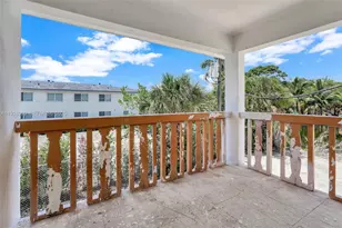 13210 Memorial Hwy, North Miami, FL 33161 - Photo 17