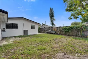 1960 SW 68th Way, Miramar, FL 33023 - Photo 9