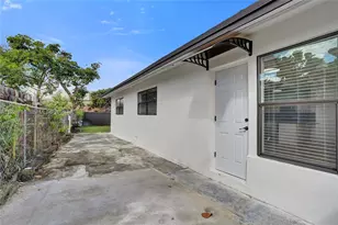 1960 SW 68th Way, Miramar, FL 33023 - Photo 11