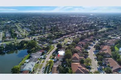 2311 NW 73rd Ave, Sunrise, FL 33313 - Photo 41