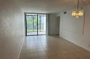 212 Lake Pointe Dr, Oakland Park, FL 33309 - Photo 5