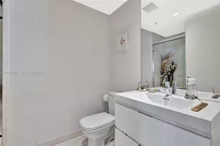 17111 Biscayne Blvd, North Miami Beach, FL 33160 - Photo 19