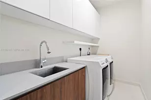 3581 E Glencoe St, Miami, FL 33133 - Photo 29