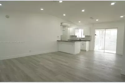 7800 SW 8th Ct, North Lauderdale, FL 33068 - Photo 15