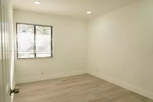 7800 SW 8th Ct, North Lauderdale, FL 33068 - Photo 7