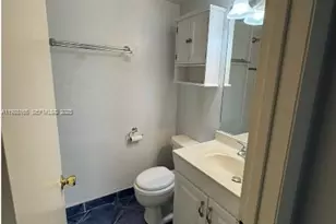 1001 E Three Islands Blvd, Hallandale Beach, FL 33009 - Photo 39