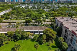 1001 E Three Islands Blvd, Hallandale Beach, FL 33009 - Photo 15