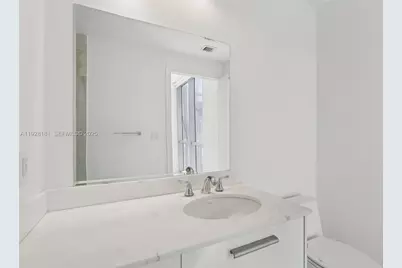 1060 Brickell Ave #2607, Miami, FL 33131 - Photo 21