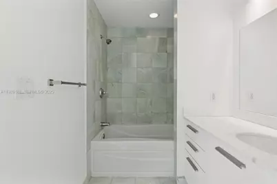 1060 Brickell Ave #2607, Miami, FL 33131 - Photo 19