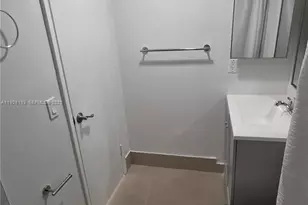 9375 Fontainebleau Blvd, Miami, FL 33172 - Photo 13