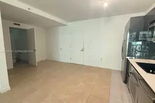 31 SE 6th St, Miami, FL 33131 - Photo 5