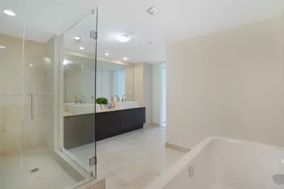 250 S Sunny Isles Blvd #TH-207, Sunny Isles Beach, FL 33160 - Photo 17