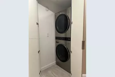 45 SW 9th St #2303, Miami, FL 33130 - Photo 13