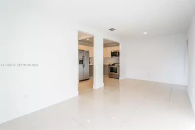 1985 Bay Dr #113, Miami Beach, FL 33141 - Photo 3