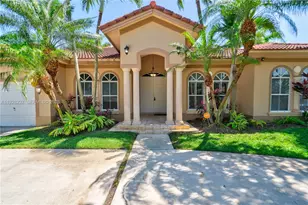 8366 SW 193rd St, Cutler Bay, FL 33157 - Photo 3