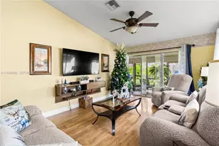 7464 S Pinewalk Dr S, Margate, FL 33063 - Photo 3