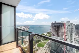 398 NE 5th St, Miami, FL 33132 - Photo 15