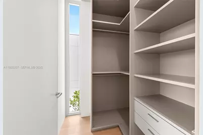 1031 W 48th St, Miami Beach, FL 33140 - Photo 49