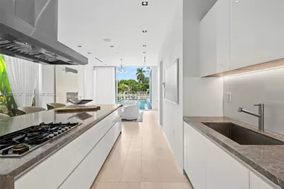 1031 W 48th St, Miami Beach, FL 33140 - Photo 23