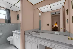 215 SE 3rd Ave, Hallandale Beach, FL 33009 - Photo 9