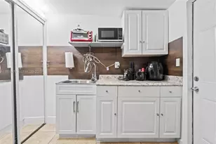 8822 NW 112th Terrace, Hialeah Gardens, FL 33018 - Photo 5