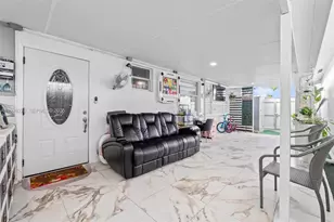8822 NW 112th Terrace, Hialeah Gardens, FL 33018 - Photo 11