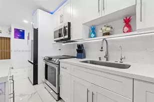 8822 NW 112th Terrace, Hialeah Gardens, FL 33018 - Photo 7