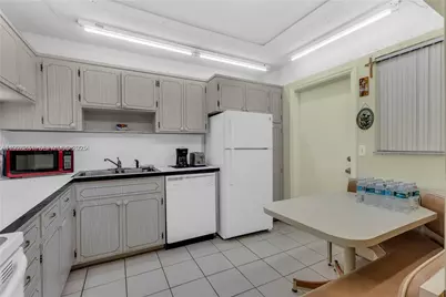 215 SE 3rd Ave #407B, Hallandale Beach, FL 33009 - Photo 3