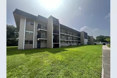 7820 S Colony Cir S #301, Tamarac, FL 33321 - Photo 11