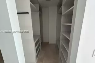 68 SE 6th St, Miami, FL 33131 - Photo 17