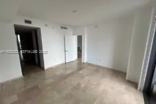 68 SE 6th St, Miami, FL 33131 - Photo 15