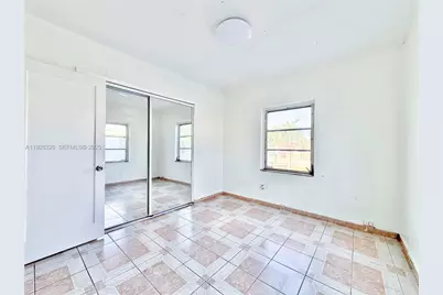 334 W 36th Ter, Hialeah, FL 33012 - Photo 7