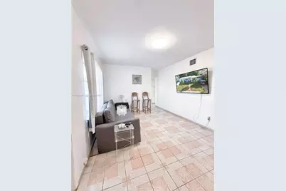 334 W 36th Ter, Hialeah, FL 33012 - Photo 5