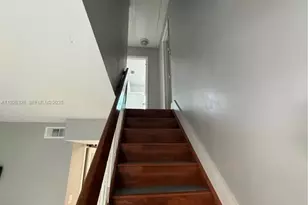 5255 W 26th Ct, Hialeah, FL 33016 - Photo 11