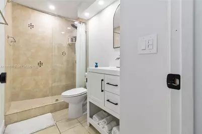 3475 Emerald Oaks Dr #1705, Hollywood, FL 33021 - Photo 13