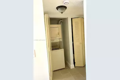 3670 N 56th Ave #714, Hollywood, FL 33021 - Photo 9