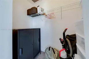 151 SE 1st St, Miami, FL 33131 - Photo 15