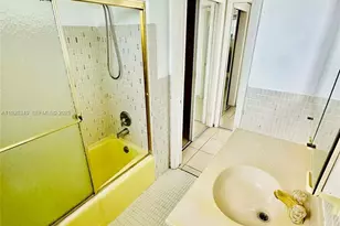 330 SE 2nd St, Hallandale Beach, FL 33009 - Photo 19