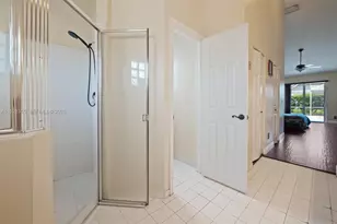 600 E Cypress Pointe Dr E, Pembroke Pines, FL 33027 - Photo 19