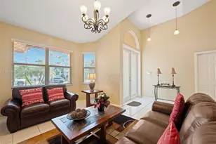 600 E Cypress Pointe Dr E, Pembroke Pines, FL 33027 - Photo 5